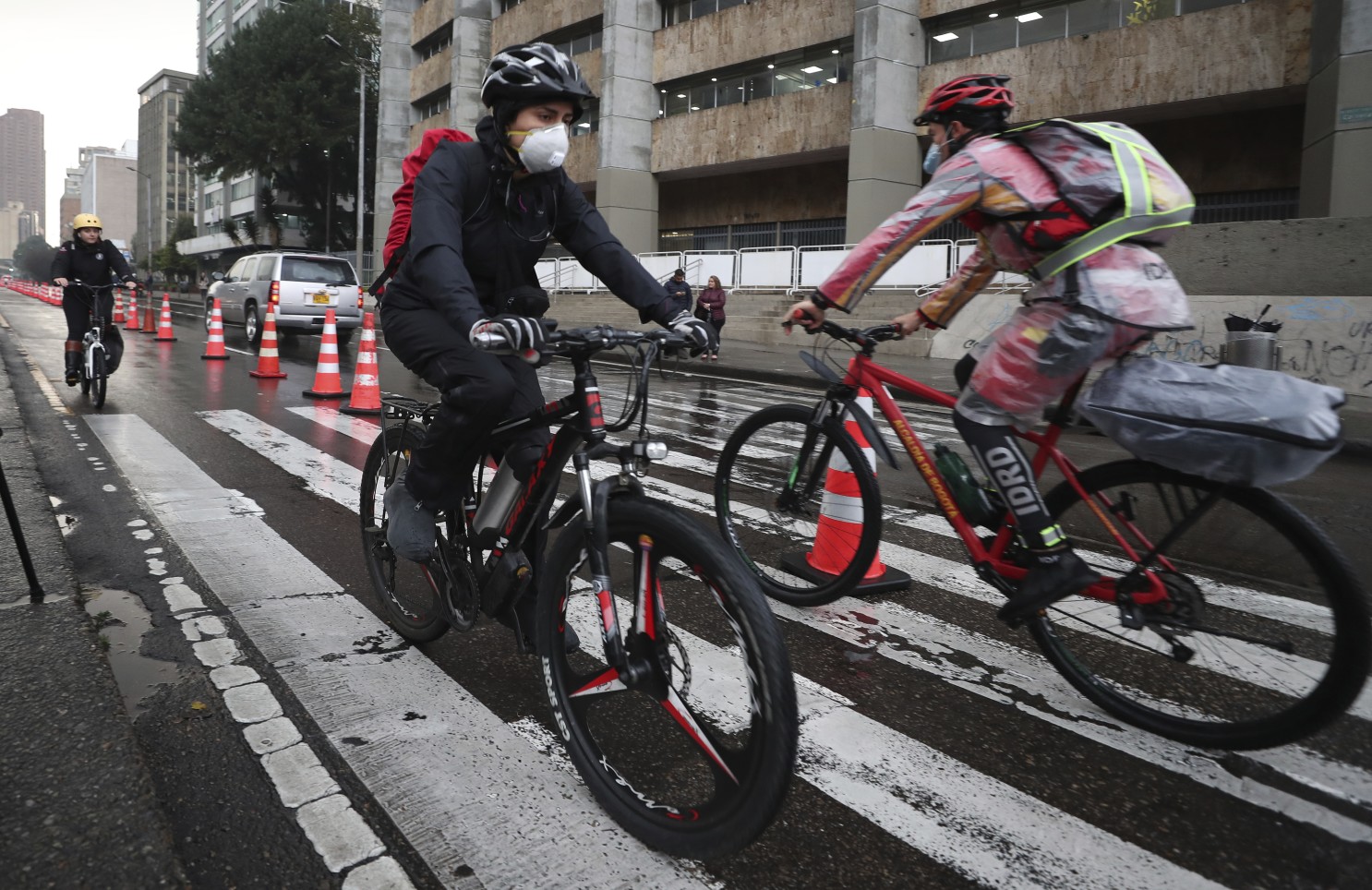 La bicicleta ganó terreno en muchos países como una opción de transporte ante el coronavirus