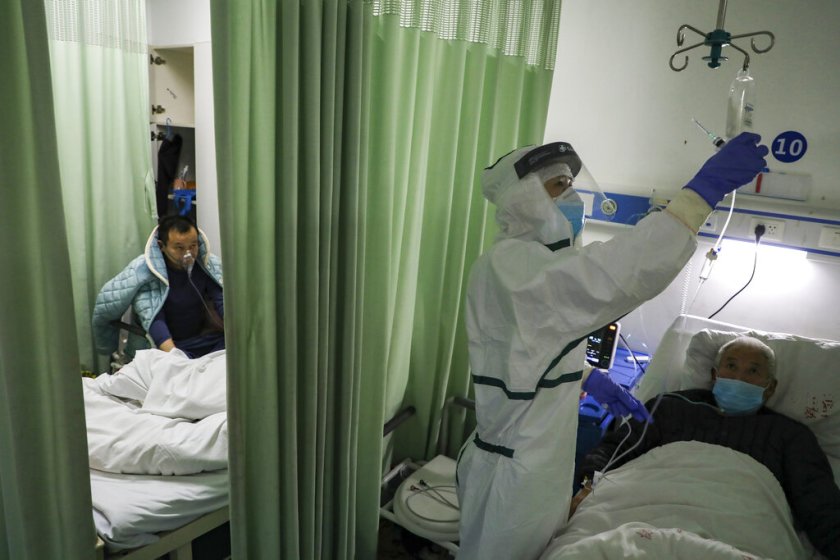 Enfermeras del mundo celebran su día luchando contra el coronavirus