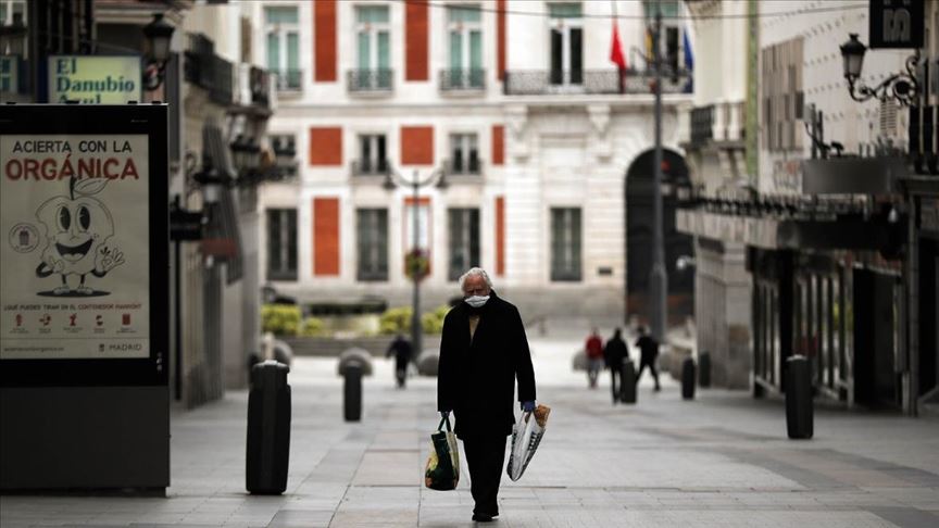 Pedro Sánchez defiende el estado de alarma en España con alta oposición