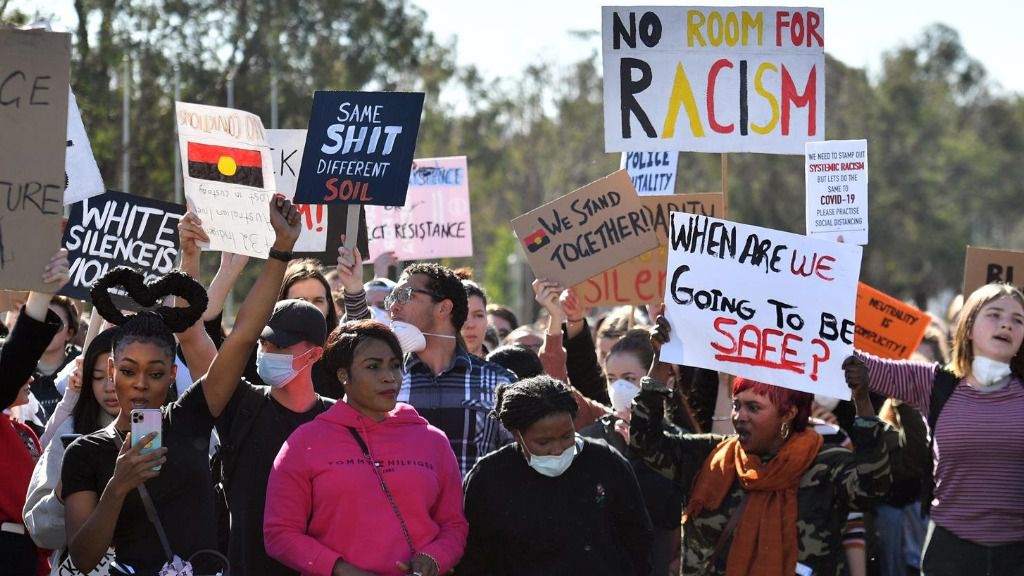 Australia busca prohibir protestas antiracistas