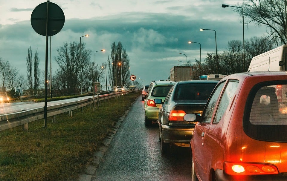 España apuesta al sector automovilístico y plantea cumplir con un aire limpio