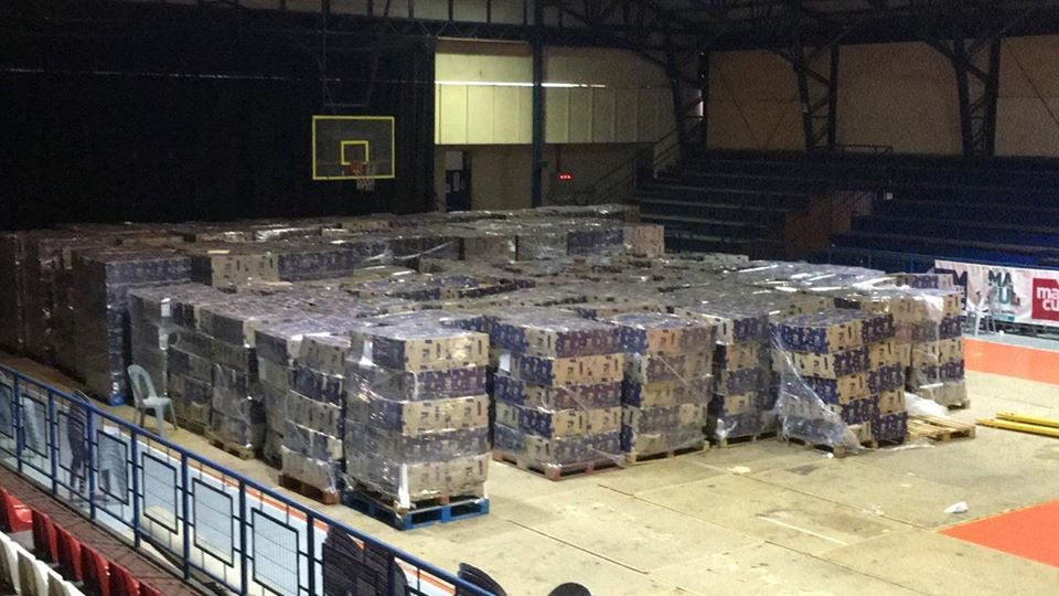 Macul: Funcionarios, voluntarios y alcalde entregan este sábado 6 mil cajas de mercadería a los vecinos