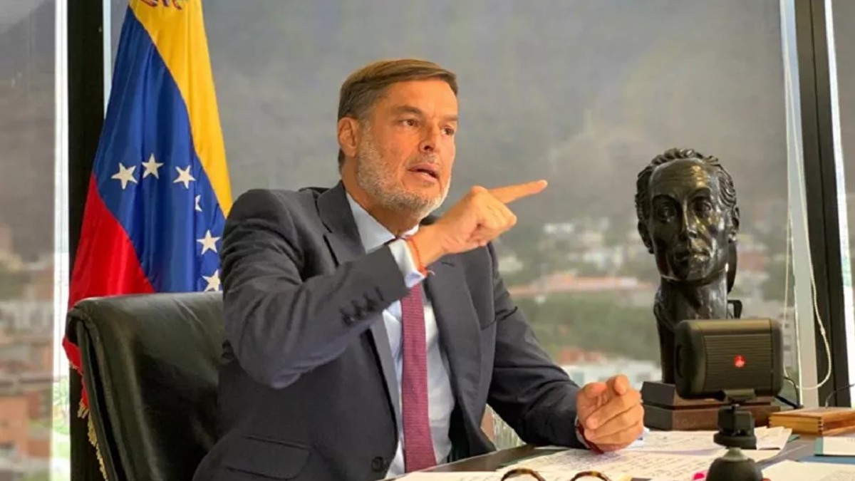 Ministro Félix Plasencia: «Se tenía planificada la apertura de vuelos directos entre Venezuela y Rusia para el segundo semestre de este año, pero debido a la pandemia no se ha podido culminar»