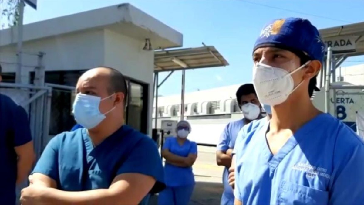 Médicos en Guatemala se van a paro por colapso en los hospitales ante la pandemia