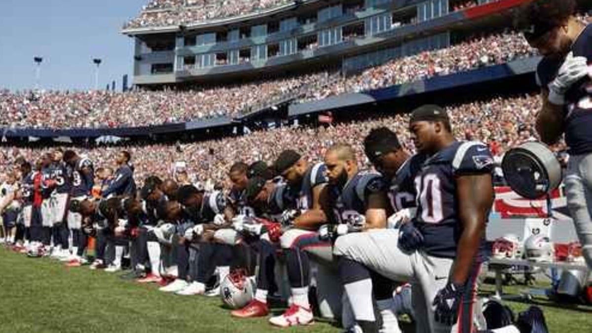 Trump dispuesto a ignorar la NFL si los jugadores se arrodillan durante el himno