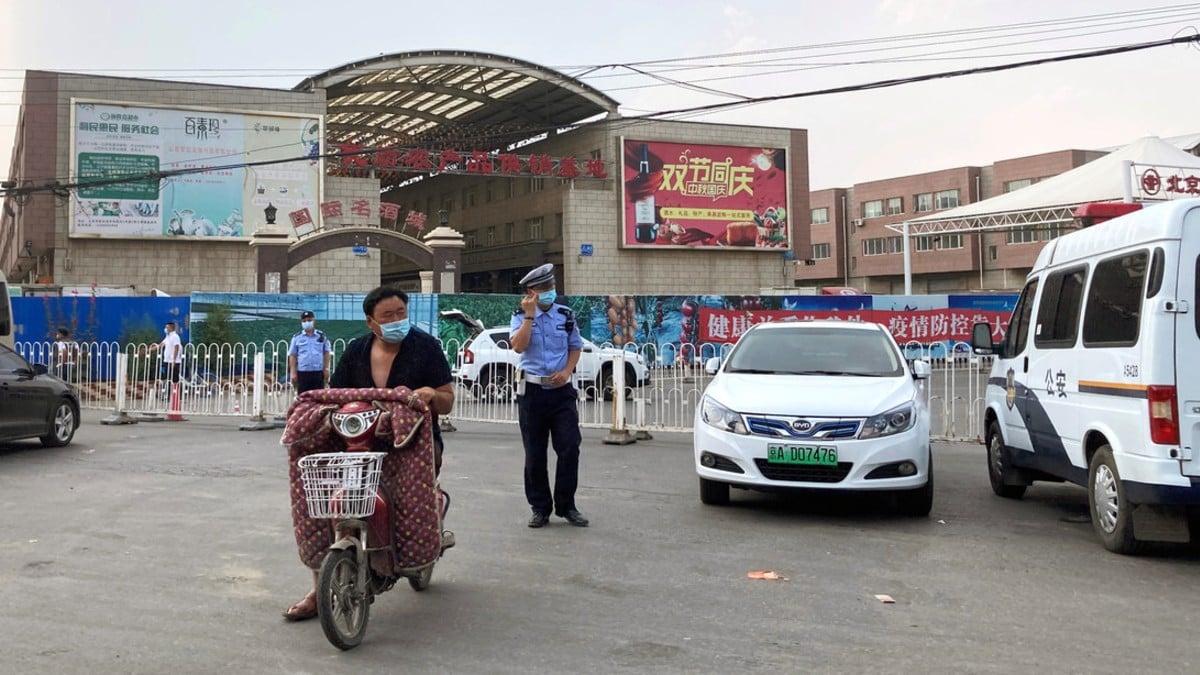 Por brote de coronavirus Pekín suspende transporte de pasajeros con otras regiones del país
