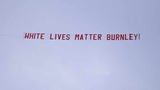 Anuncio con mensaje racista conmociona partido del Manchester City