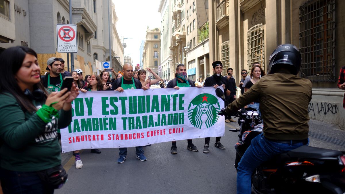 Sindicato denuncia que Starbucks obliga a madres a asistir a trabajar en medio de la pandemia