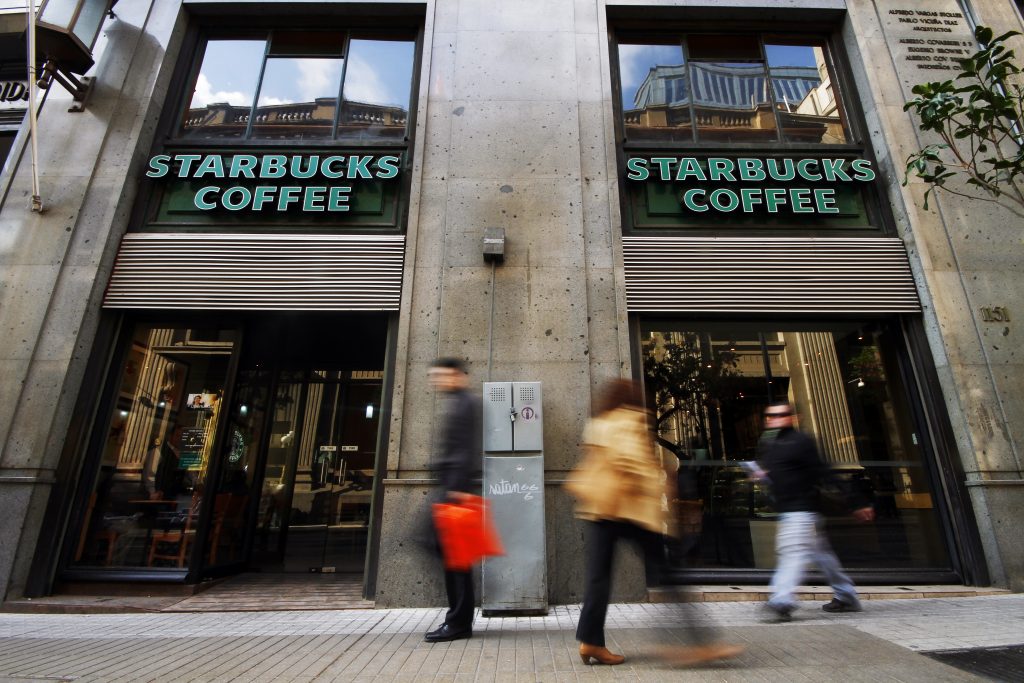Obligación a madres trabajadoras a asistir presencialmente a sus labores: Starbucks respondió a denuncias de Sindicato