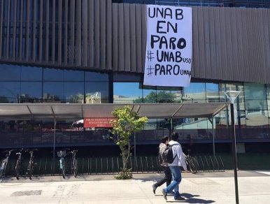 Justicia pone en jaque a la U. Andrés Bello: Reglamento para 45 mil estudiantes sería vulneratorio de sus derechos