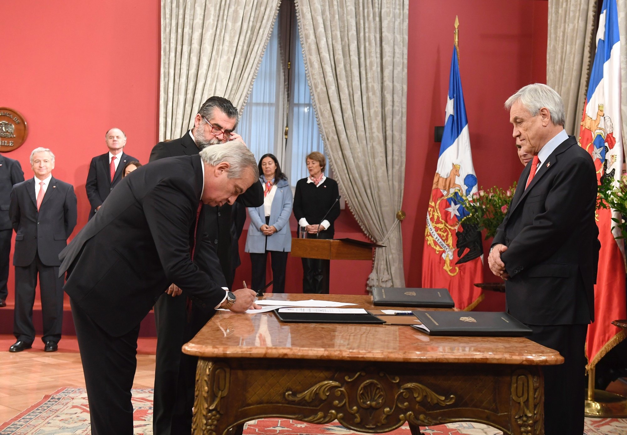 Tragedia del Covid-19: Las escalofriantes cifras mundiales de Piñera en la era Mañalich