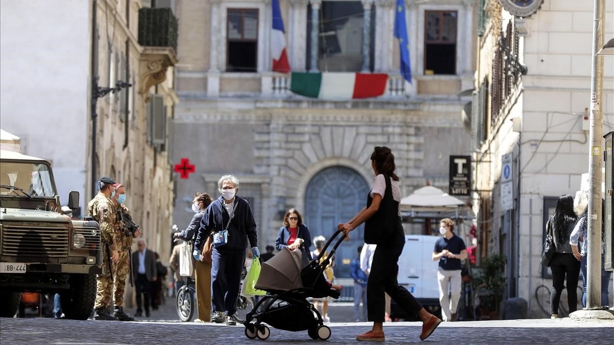 Gobierno italiano impondrá el uso de la mascarilla al aire libre en todo el país