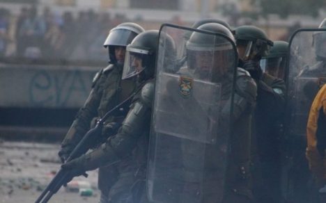 Vecinos de la Villa Olímpica denuncian a Carabineros por detención ilegal y torturas a una mujer