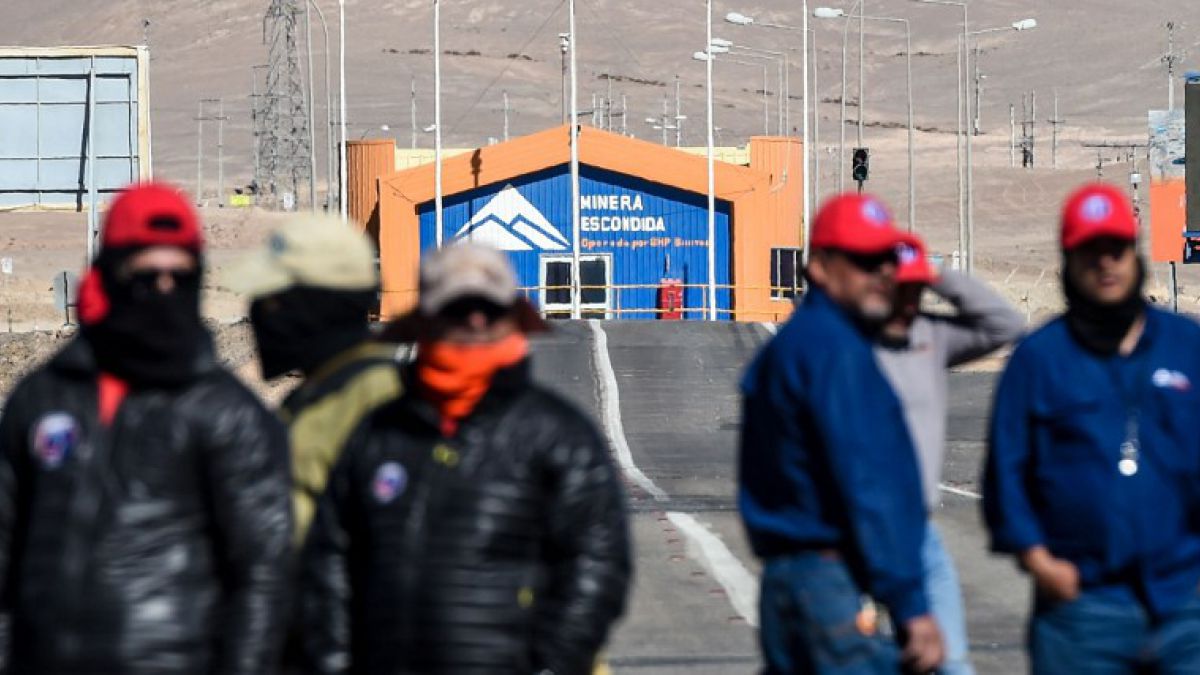Sindicato de Minera Escondida critica «planes de salida» ofrecidos por la empresa a trabajadores vulnerables en plena pandemia