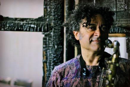 Músicos latinoamericanos colaboran con personas que viven en la calle