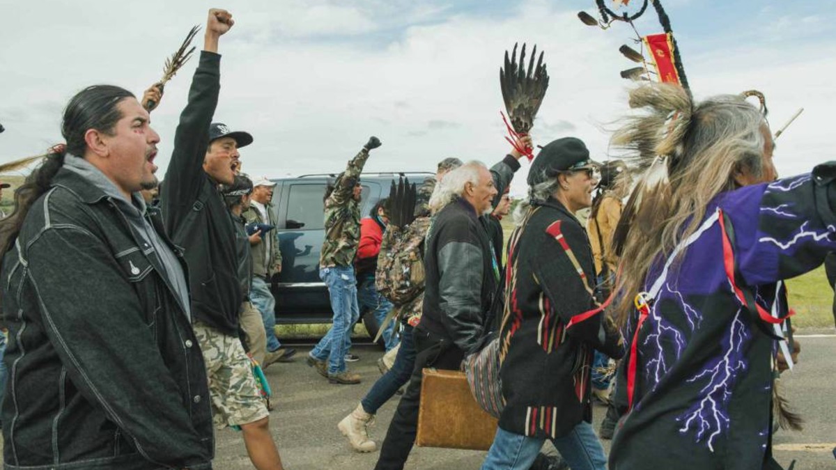 Juez de EE. UU. falla a favor de indígenas Sioux y ordena el cierre temporal del oleoducto Dakota Access