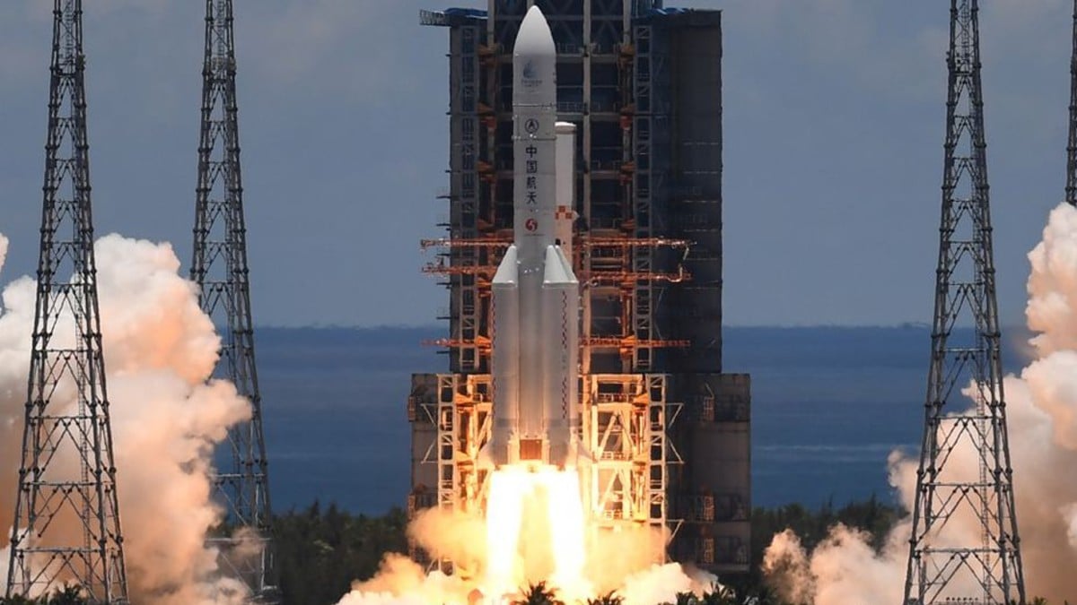 (Video) China lanza con éxito su primera misión al planeta rojo