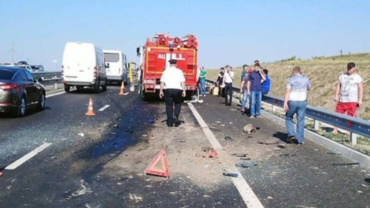 Colisión de vehículos deja 9 muertos en Crimea