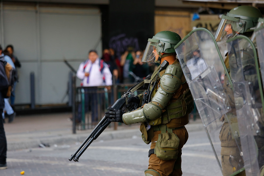 Diario Oficial publicó actualización de protocolo para uso de escopetas antidisturbios de Carabineros