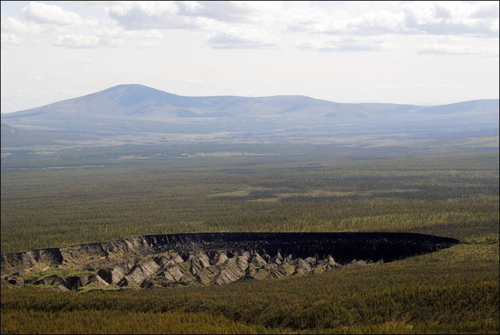 (Fotos) ¿Por qué no deja de crecer la «puerta al infierno» de Siberia Oriental?