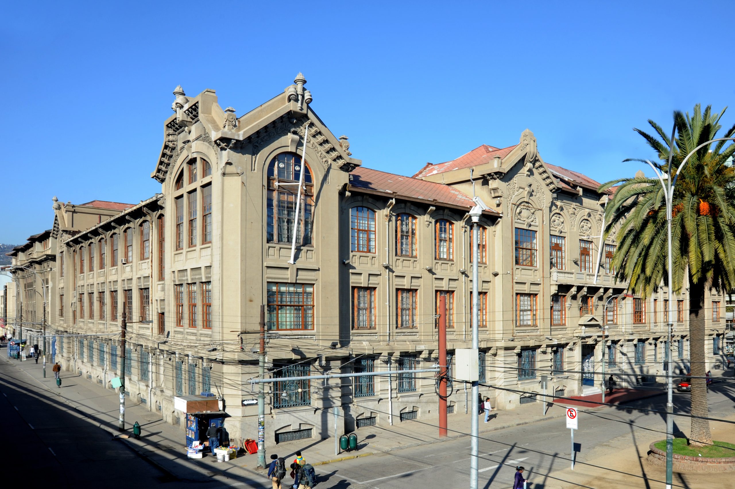 Valparaíso: Sindicato de la PUCV denunció despidos en plena crisis económica y social por el Covid-19