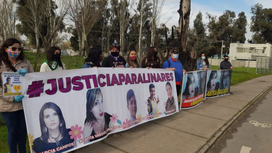 Talca: Mujeres protestaron durante visita de Ministro de Justicia Hernán Larraín