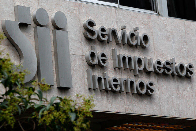 Servicio de Impuestos Internos abre investigación interna tras denuncia de corrupción en reportaje de Ciper