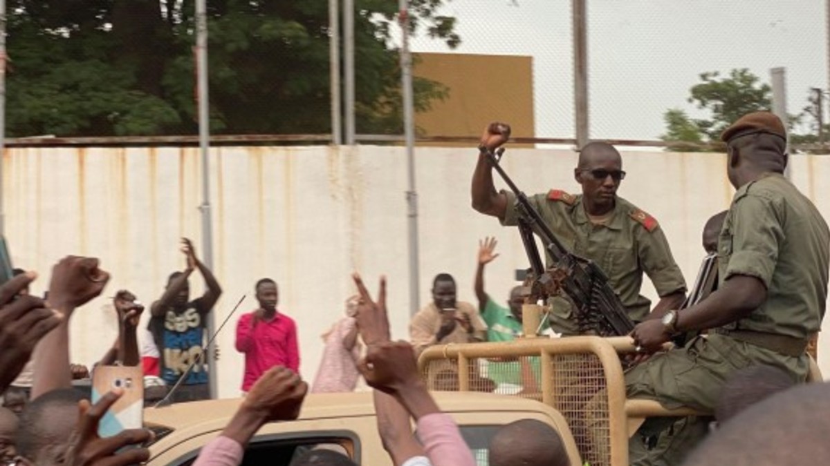 Representantes de la ONU logran acceso al detenido presidente de Malí