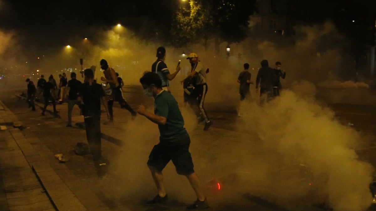 (Videos) Una noche violenta se registró en París tras derrota del PSG en la Champions