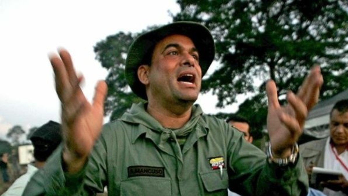 Cancillería de Colombia admite que no ha solicitado extradición de exparamilitar Salvatore Mancuso