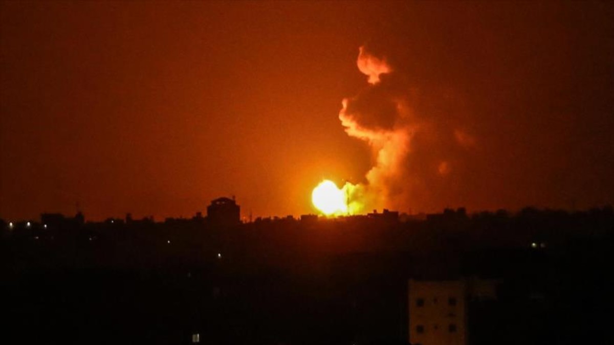 Aviones de combate israelíes bombardean Franja de Gaza en la madrugada