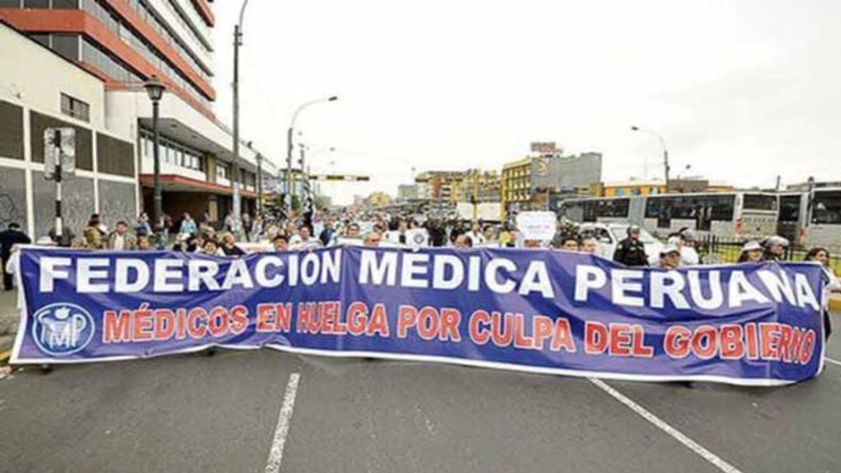 Perú: Federación Médica anuncia huelga por incumplimiento de mejoras laborales