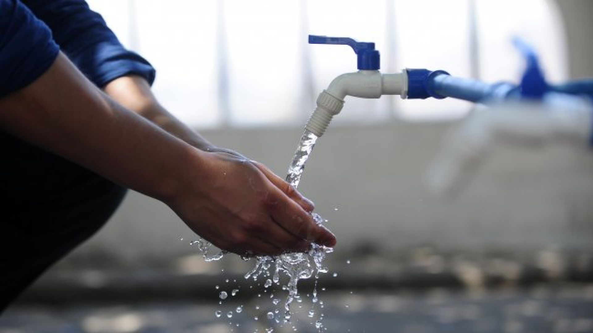 Estudio: 97% cree que el agua para consumo humano debe estar garantizada en la nueva Constitución