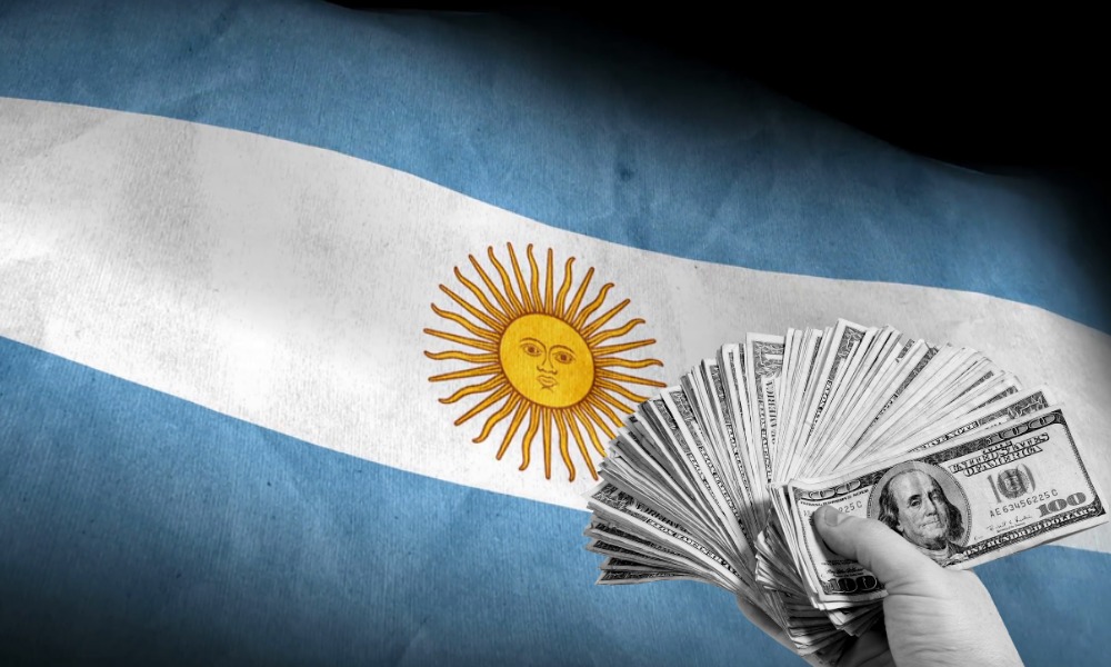 Salario mínimo en Argentina aumenta un 28% de forma escalonada