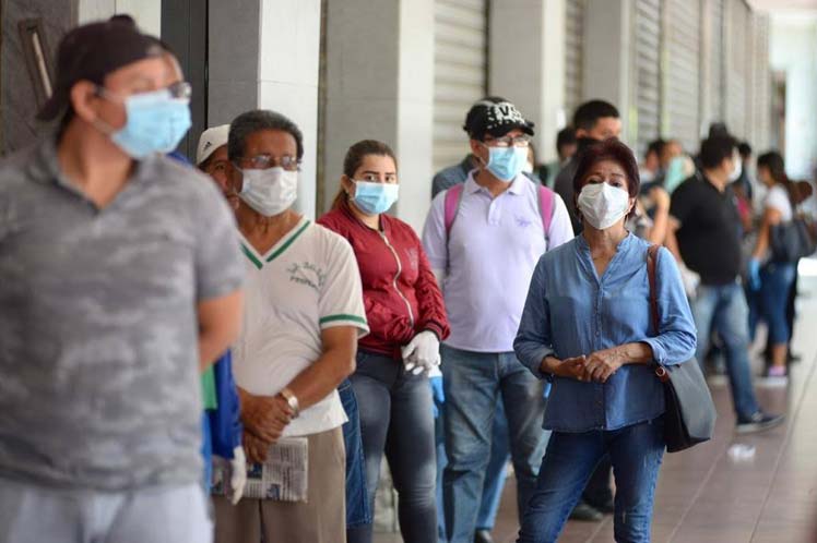 CELAG: 71,7 % de ecuatorianos creen que el Gobierno podría haber evitado muchas de las muertes por COVID-19