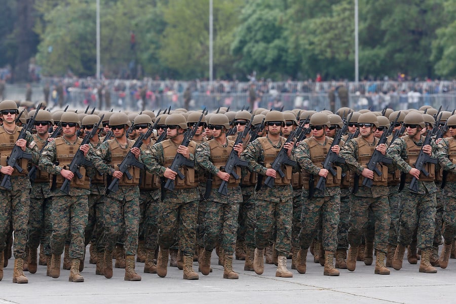 Fraude en el Ejército: Ministra Rutherford procesa a 7 militares (r) por malversación de caudales públicos