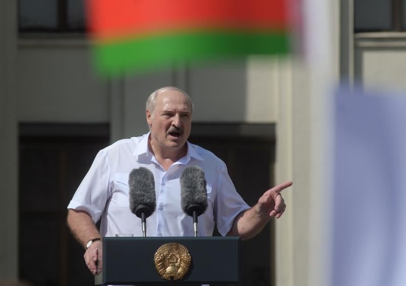 Bielorrusia denuncia «guerra híbrida» y «masacre diplomática»