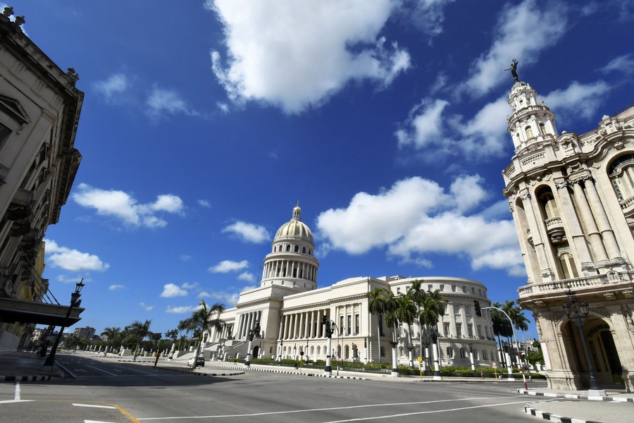 Cuba recibe a turistas de Rusia y Canadá después del paso de tormenta tropical Eta