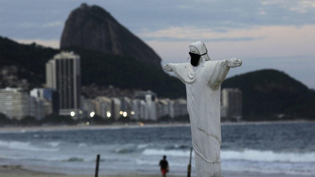 En Río de Janeiro autorizan reapertura de cines, teatros y museos con restricciones