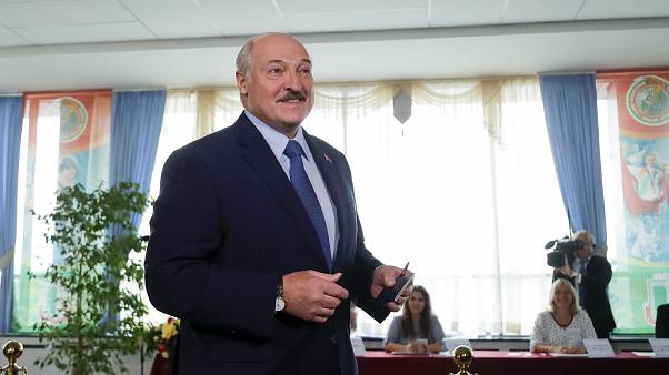 Lukashenko afirma que no descarta  elecciones presidenciales anticipadas tras reforma constitucional