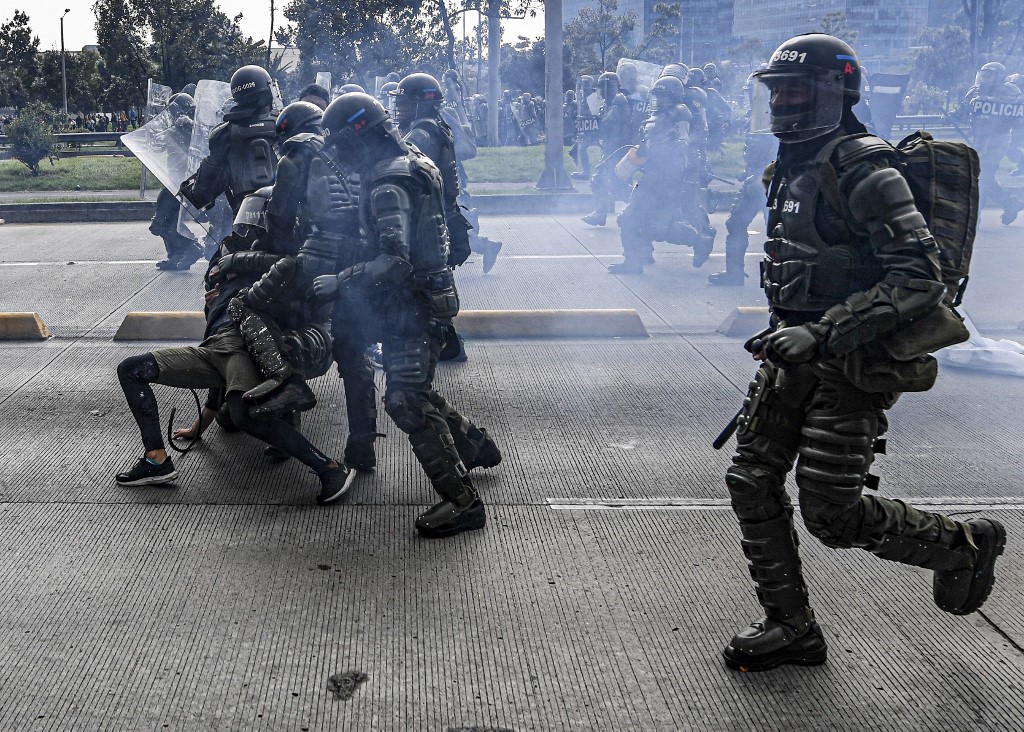 Detenidos y heridos: Paro Nacional en Colombia culminó con represión policial