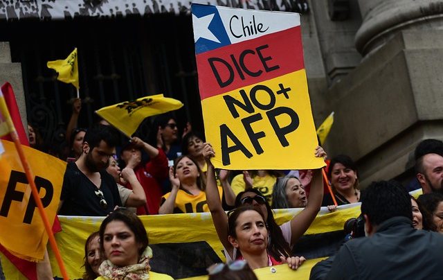 Presentan proyecto de ley para que pacientes terminales puedan retirar sus fondos previsionales