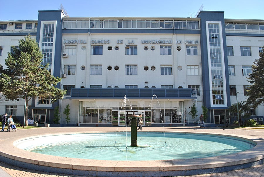 Covid-19: Hospital Clínico de la U. de Chile inició tratamientos de plasma con alto nivel de anticuerpos