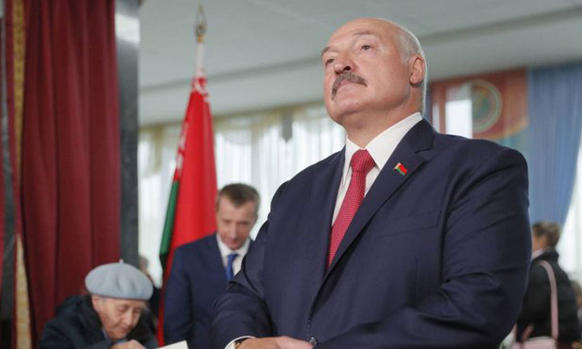 Lukashenko anuncia cierre de fronteras de Bielorrusia con países vecinos