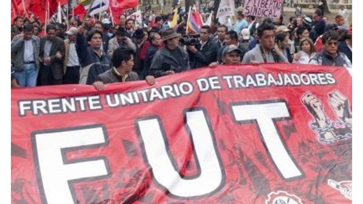Sindicato de trabajadores de Ecuador convoca manifestación para exigir el pago a los empleados públicos