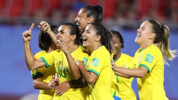 Brasil iguala ingresos de hombres y mujeres en el fútbol
