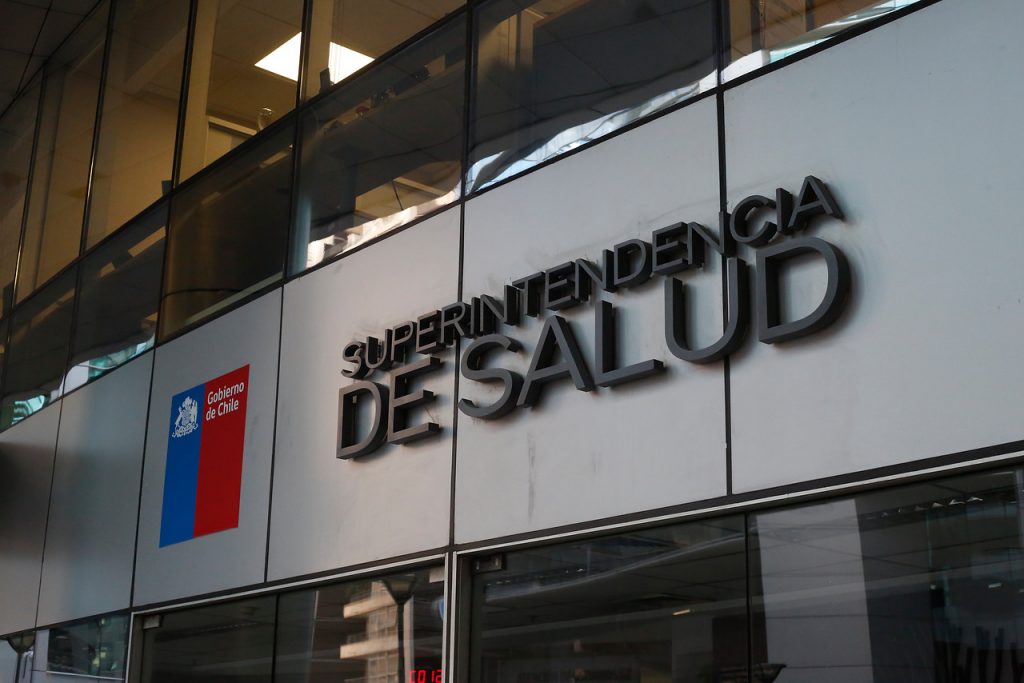 Superintendencia de Salud ofició a las Isapres para congelar alza de planes