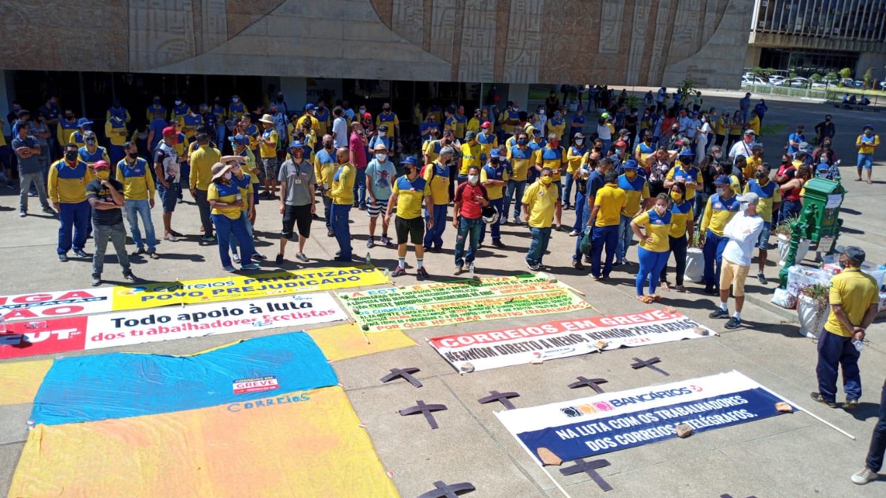 Obreros brasileños se movilizan para apoyar huelga de Correos