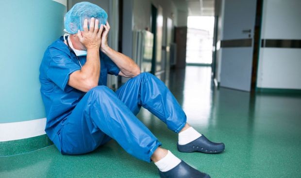 Estudio indica que durante la pandemia un tercio de los trabajadores de la salud tienen síntomas depresivos