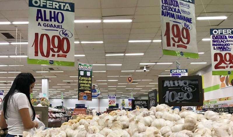 Brasil ahogada por la crisis: Precios de los alimentos se disparan en el país amazónico